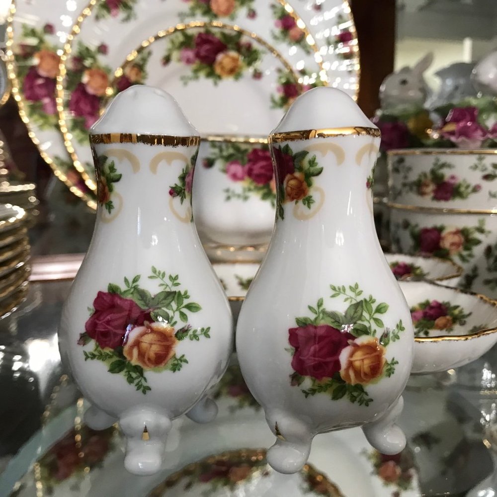 ROYAL ALBERT OLD COUNTRY ROSE PEPPER/SALT ST